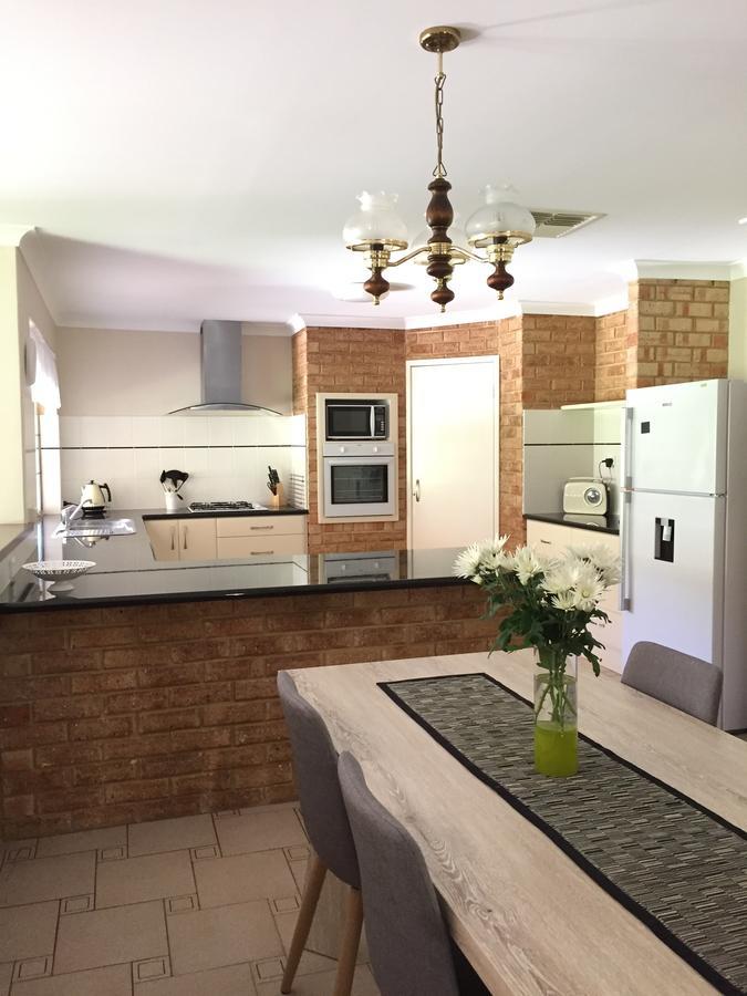 Murdoch Station Bed & Breakfast Perth Dış mekan fotoğraf